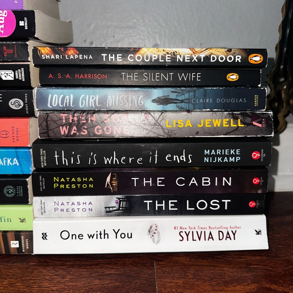Assorted Book Collection - Picture 4 of 4